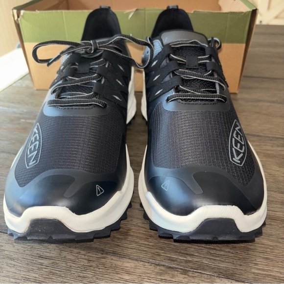 Keen Black and White Trail Sneakers Sz 14 NEW - Picture 11 of 13